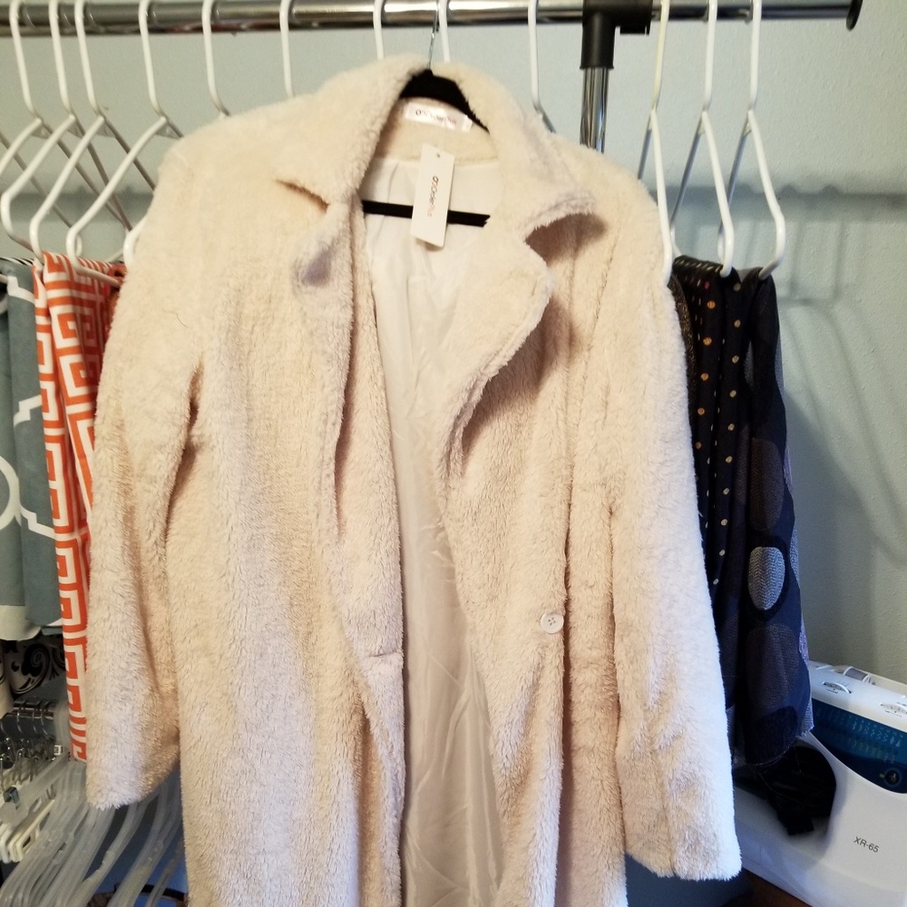 Long soft light weight coat...fits like 1x